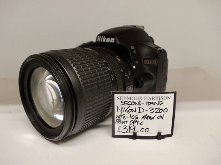 Nikon D3200 w/18-105 Nikkor